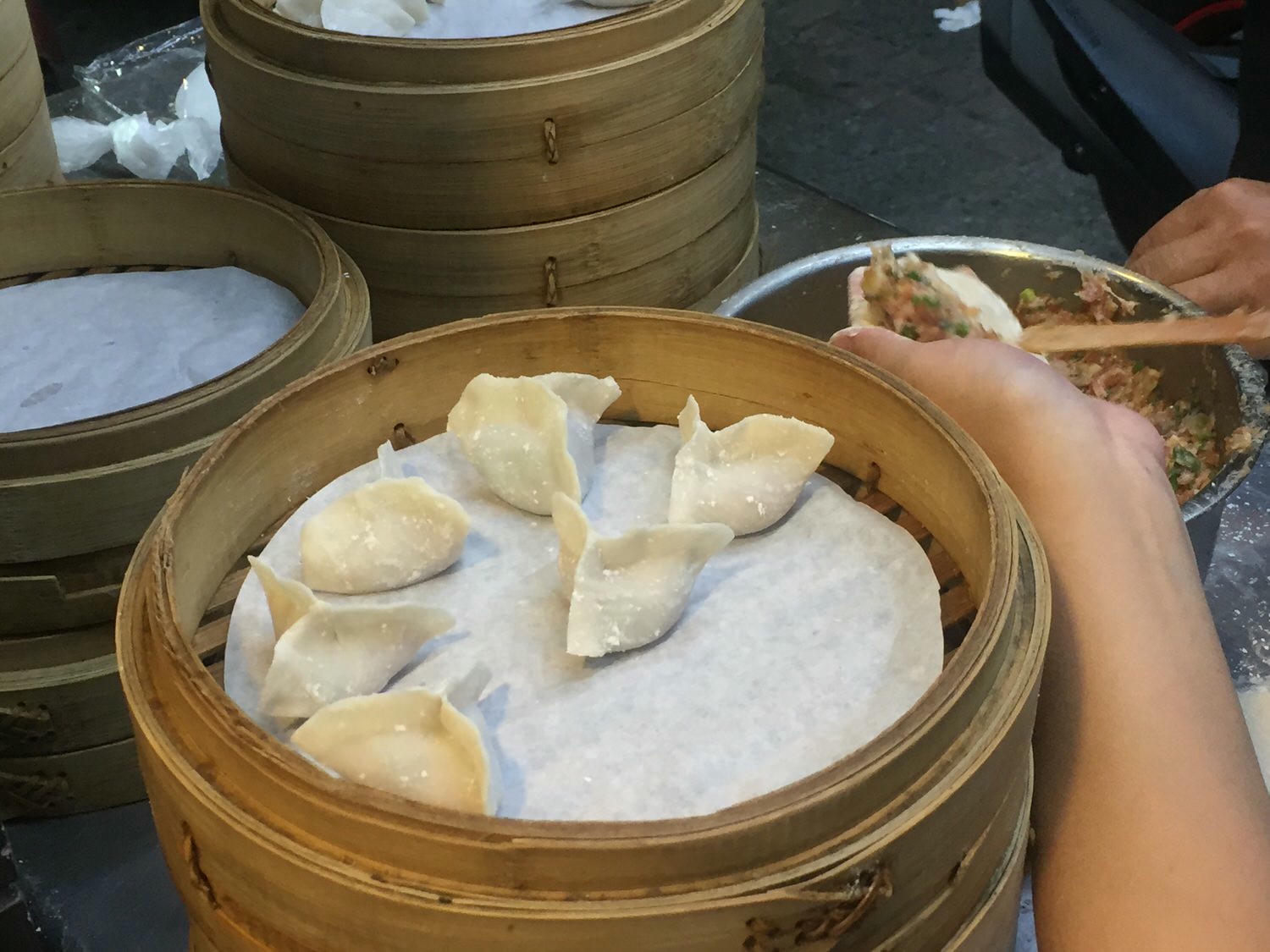 台北延三夜市。吃貨療癒美食三選 || 刈包、三角蒸餃、燒麻糬 - 第6張圖