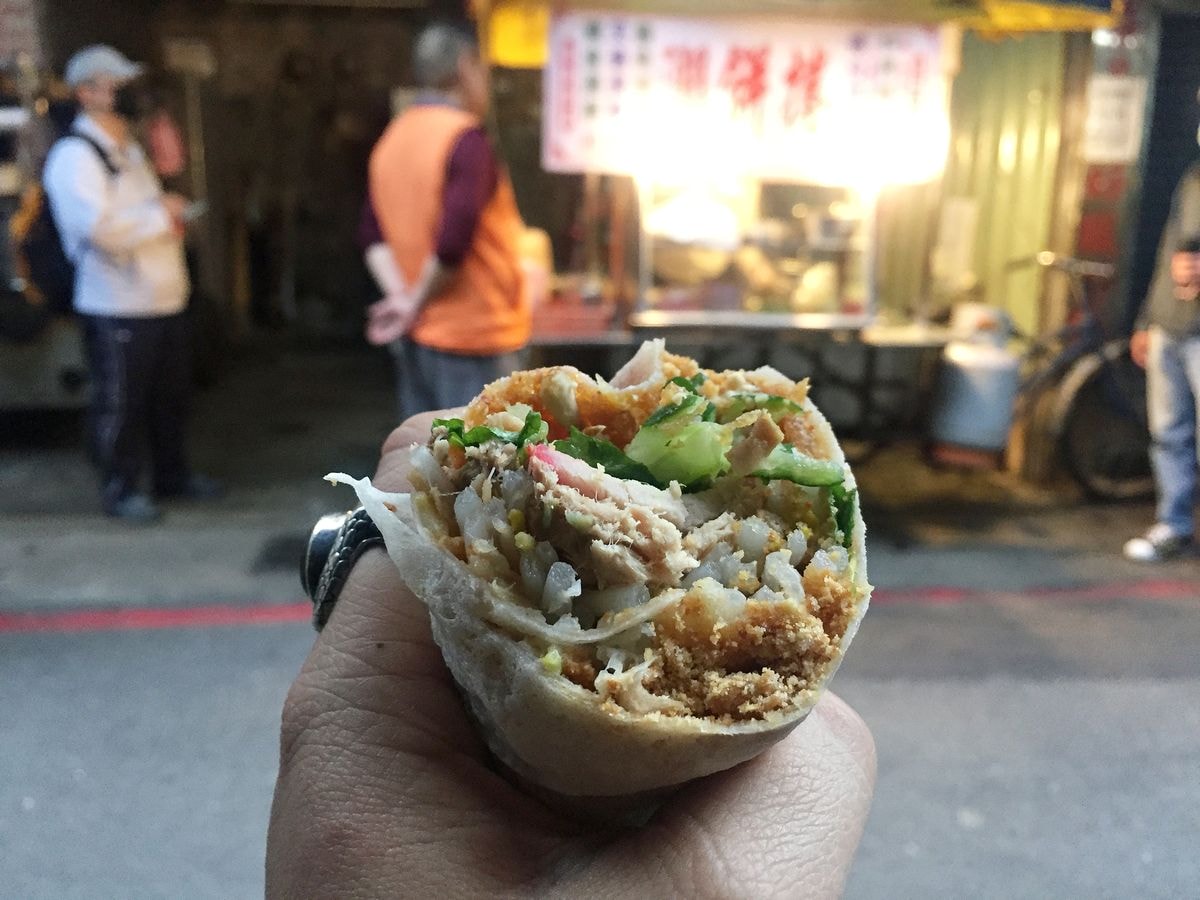 新店潤餅阿伯|古早味三輪車潤餅只賣傍晚。潤餅厚實又真材實料 - 第12張圖