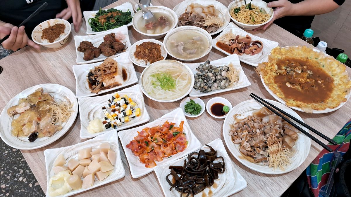 新北市新店區。七張米粉湯 || 新店人氣老牌米粉湯,營業至凌晨3點,夜貓族也能爽爽吃的新店區宵夜 - 第5張圖