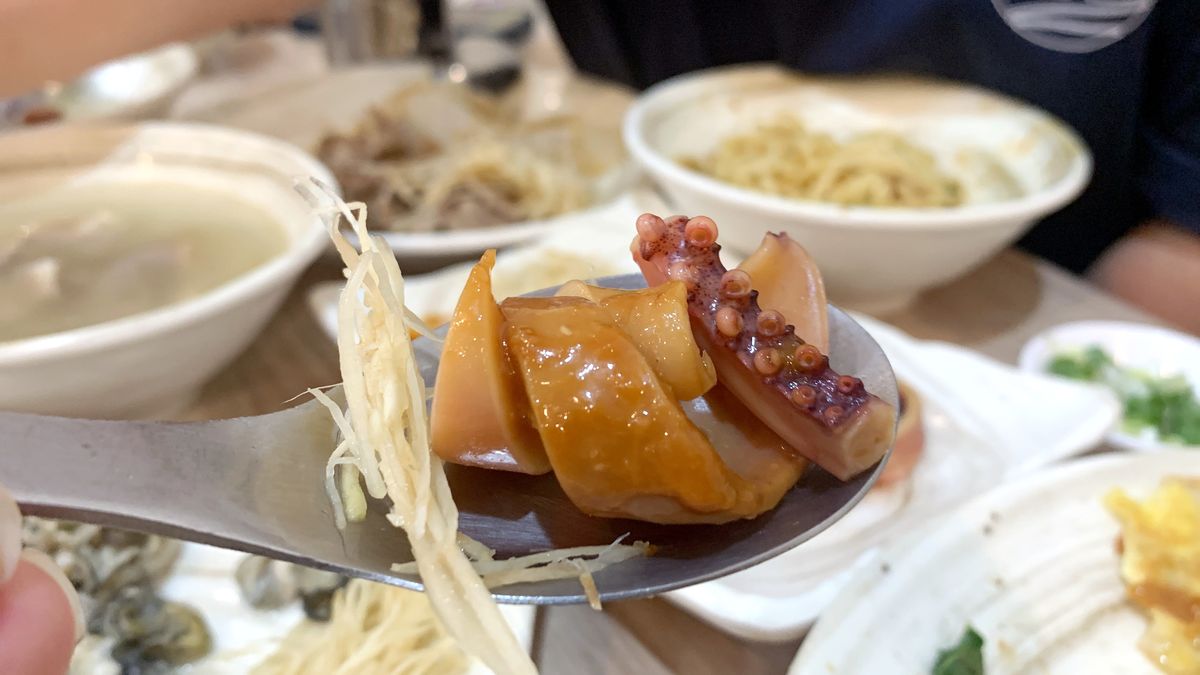 新北市新店區。七張米粉湯 || 新店人氣老牌米粉湯,營業至凌晨3點,夜貓族也能爽爽吃的新店區宵夜 - 第31張圖