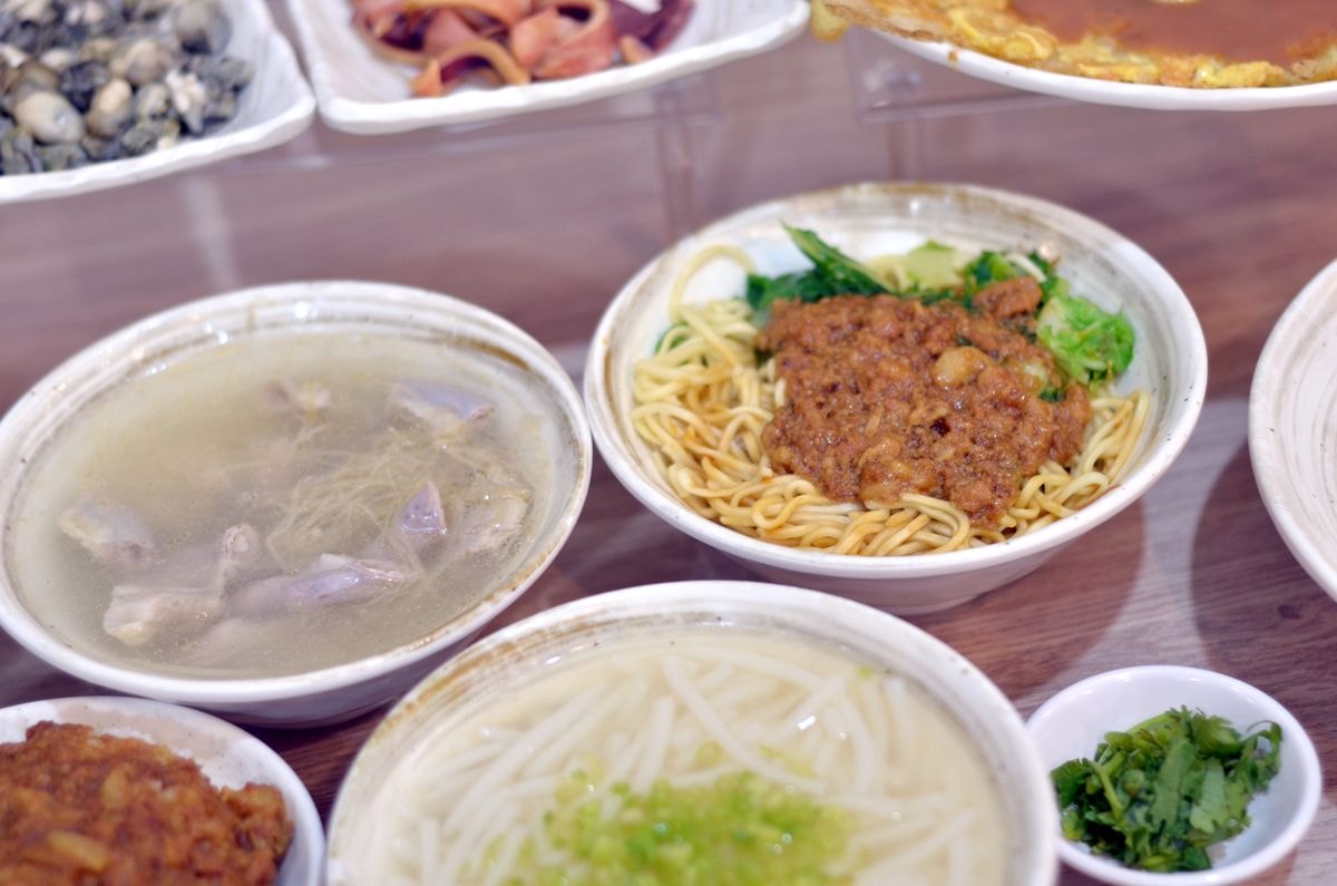 新北市新店區。七張米粉湯 || 新店人氣老牌米粉湯,營業至凌晨3點,夜貓族也能爽爽吃的新店區宵夜 - 第17張圖