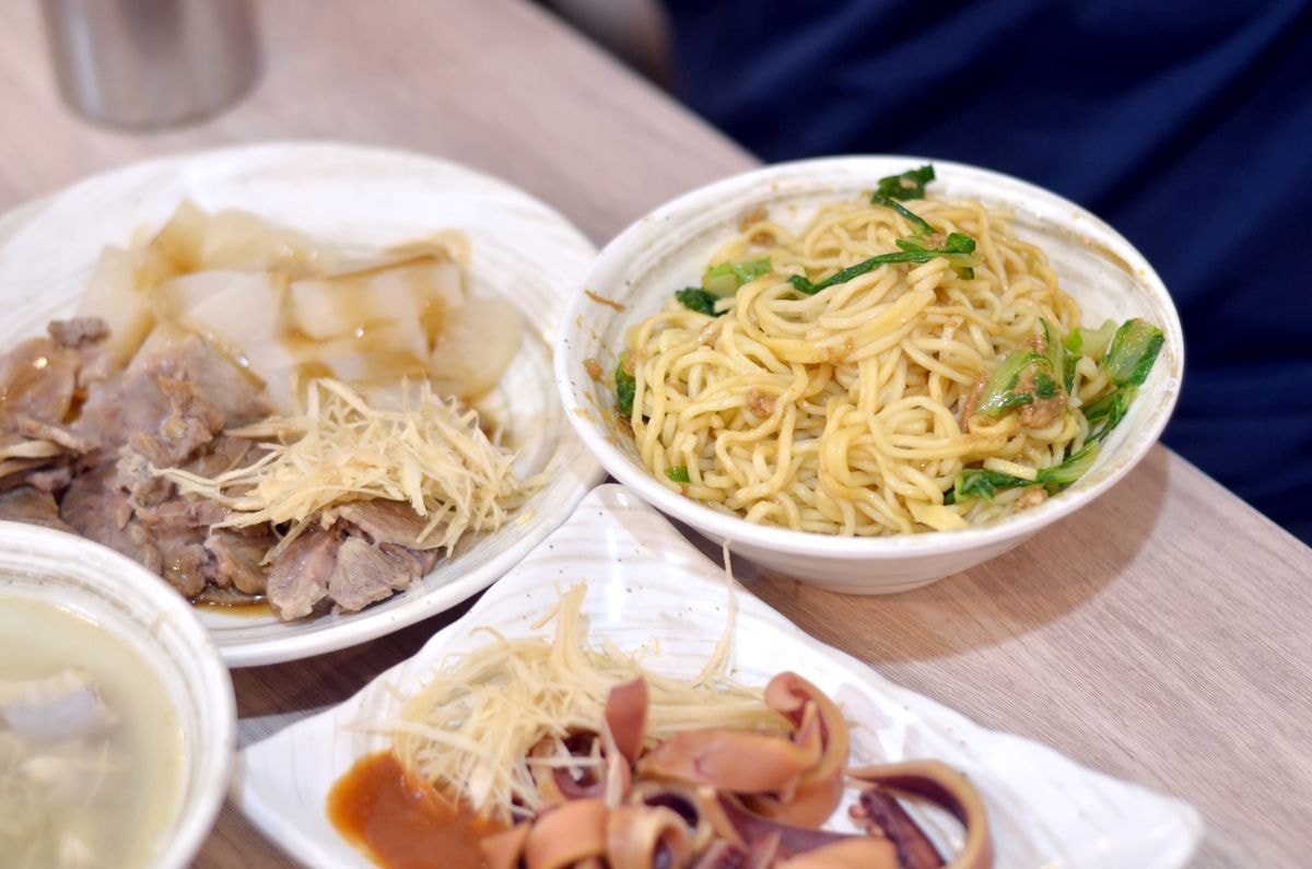 新北市新店區。七張米粉湯 || 新店人氣老牌米粉湯,營業至凌晨3點,夜貓族也能爽爽吃的新店區宵夜 - 第19張圖