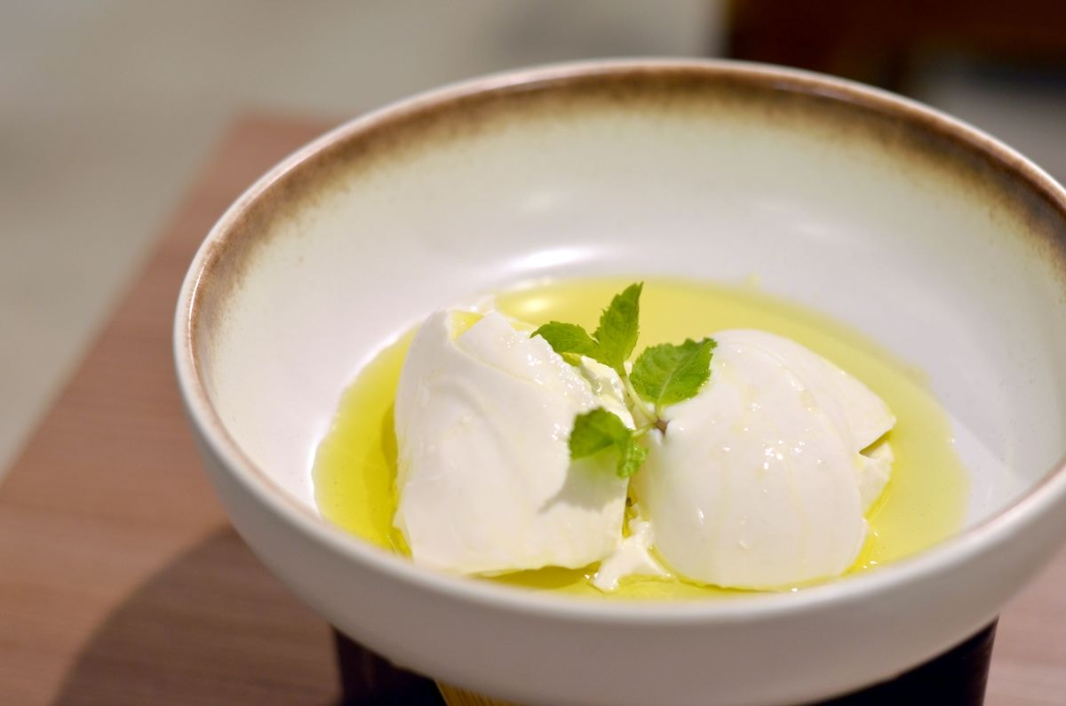 台北市松山區。MRT bistro || 菜單上隨便點都好吃。悠閒氛圍聚餐超享受,南京復興餐酒館推薦 - 第21張圖