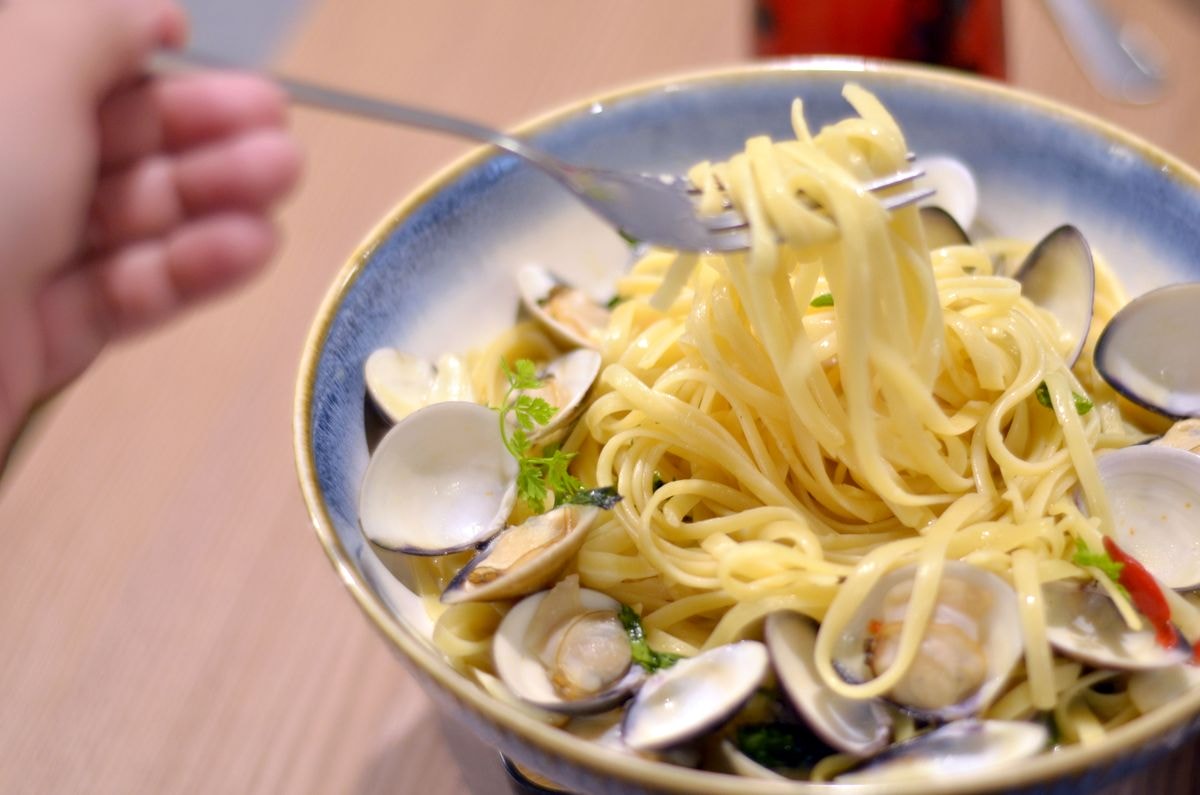 台北市松山區。MRT bistro || 菜單上隨便點都好吃。悠閒氛圍聚餐超享受,南京復興餐酒館推薦 - 第16張圖