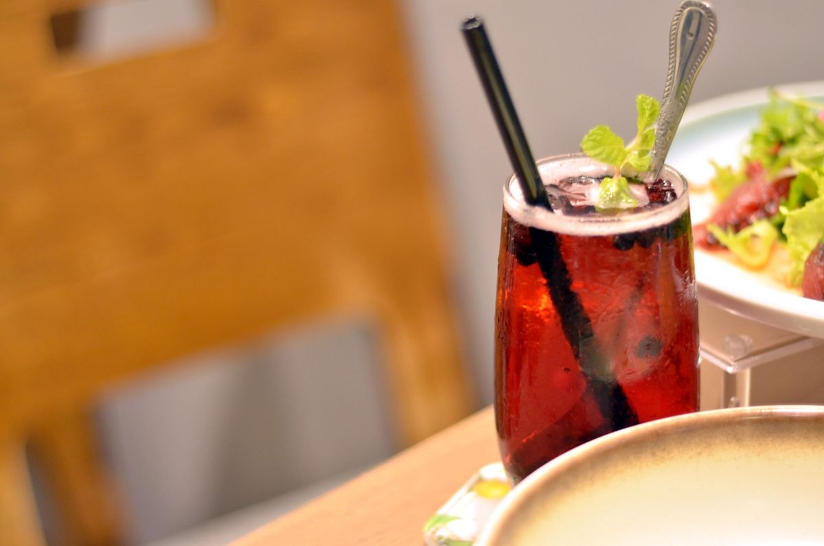 台北市松山區。MRT bistro || 菜單上隨便點都好吃。悠閒氛圍聚餐超享受,南京復興餐酒館推薦 - 第23張圖