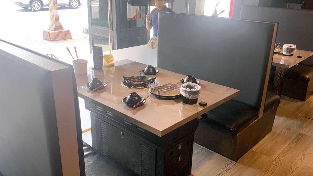 台北市中山區。滿大人頂級麻辣鴛鴦鍋 || 海陸雙饗吃到飽,還有生啤暢飲超過癮,就連蔬菜區也是品項豐富爽爽吃 - 第4張圖