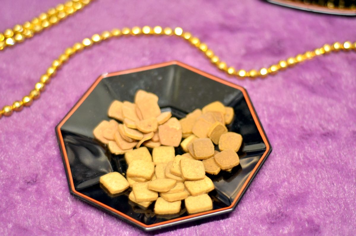 寵物開箱。Herz赫緻美饌 || 專為挑嘴犬設計的低溫風乾糧。三種口味樣樣美味,原肉塊狗乾糧開箱-嫩雞佐頂級鴨肝/嫩羊佐頂級鴨肝/嫩牛佐頂級鴨肝 - 第3張圖