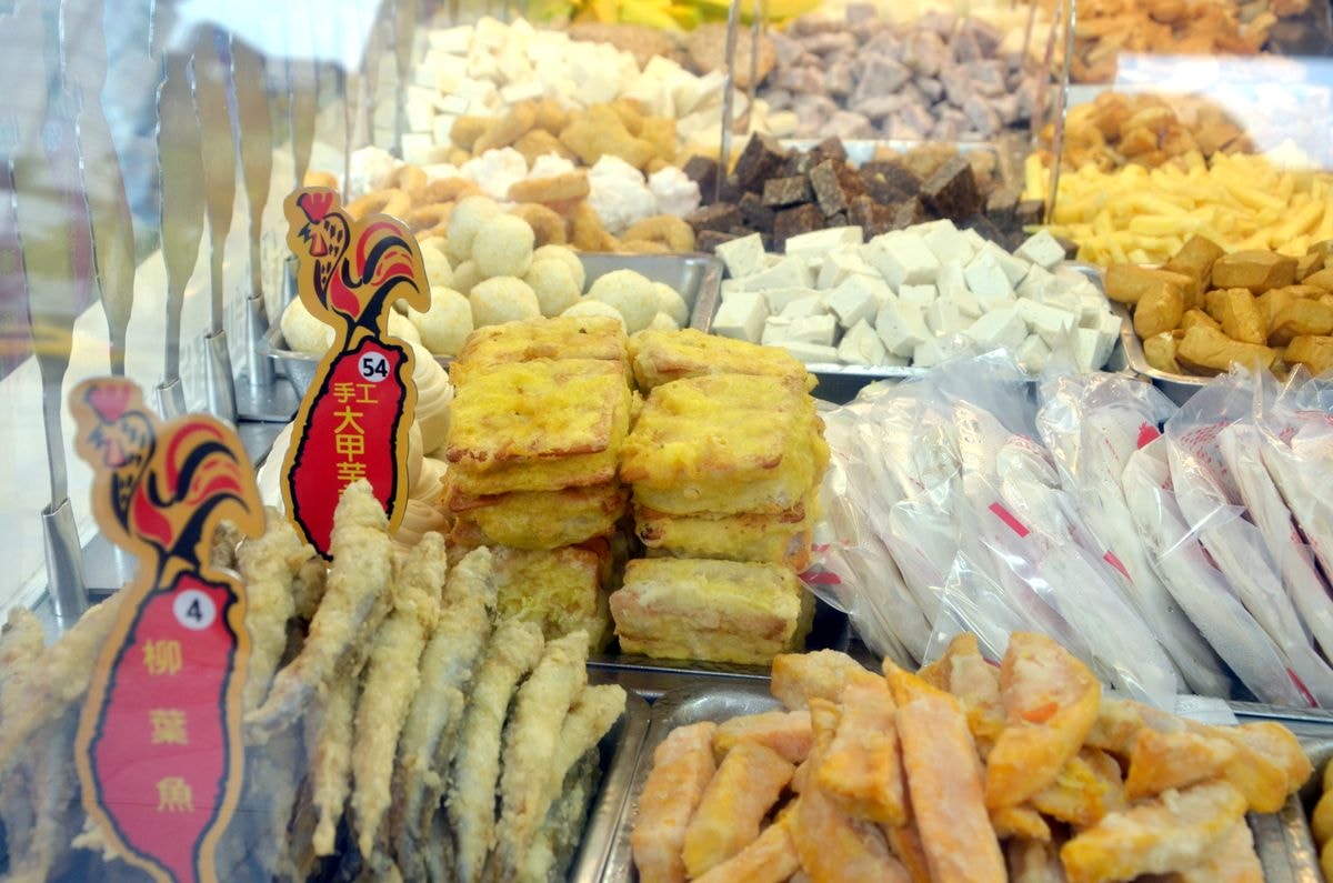 台北萬華區。西門町5間台味美食提案,百種食材的人氣台灣鹹酥雞、10元銅板價雞油飯的施福建好吃雞肉、酸爽古法釀製成都楊桃冰 - 第7張圖
