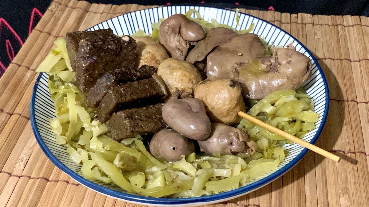 台北萬華區。西門町5間台味美食提案,百種食材的人氣台灣鹹酥雞、10元銅板價雞油飯的施福建好吃雞肉、酸爽古法釀製成都楊桃冰 - 第29張圖