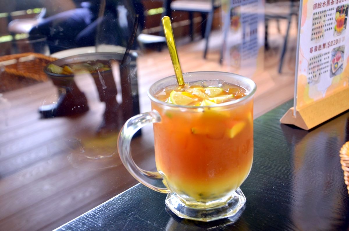 台北市內湖區。EASE CAFE 東湖概念店-結合美食、綠意與高爾夫的悠閒秘境,用餐還可免費體驗高爾夫球打擊樂趣 - 第21張圖