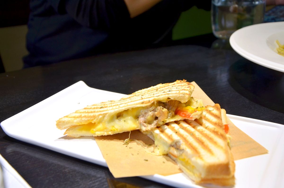 台北市內湖區。EASE CAFE 東湖概念店-結合美食、綠意與高爾夫的悠閒秘境,用餐還可免費體驗高爾夫球打擊樂趣 - 第14張圖