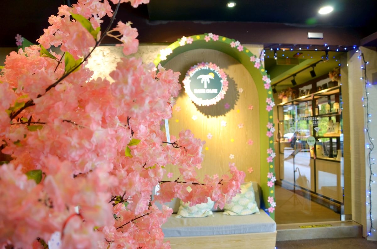 台北市內湖區。EASE CAFE 東湖概念店-結合美食、綠意與高爾夫的悠閒秘境,用餐還可免費體驗高爾夫球打擊樂趣 - 第4張圖