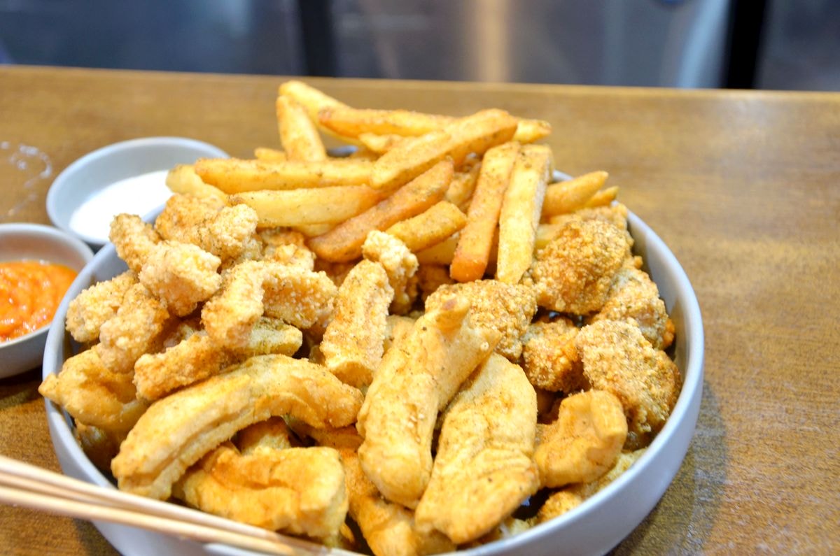 【忠孝新生宵夜推薦】倔醬 Grit Diner|深夜咖哩飯×炸物雞排×桂花冷露,食尚玩家也推薦的美味! - 第22張圖