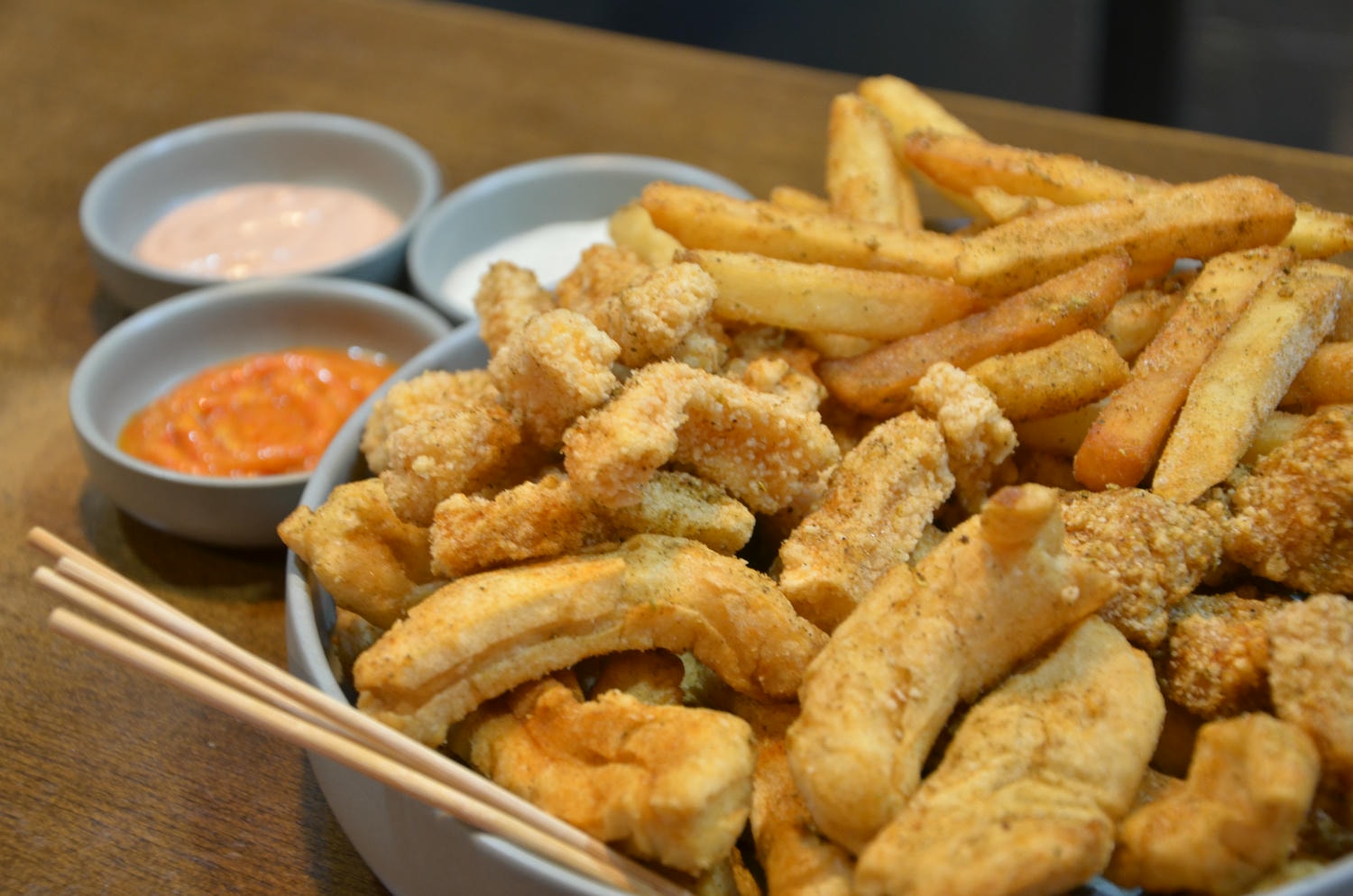 【忠孝新生宵夜推薦】倔醬 Grit Diner|深夜咖哩飯×炸物雞排×桂花冷露,食尚玩家也推薦的美味! - 第14張圖