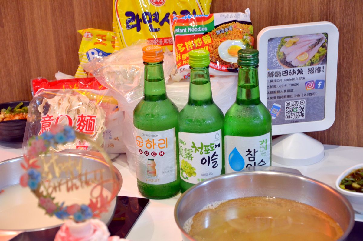 新莊平價火鍋推薦|韓哥哥石頭火鍋,平日午餐9起,超過50種食材吃到飽。新北石頭火鍋推薦 - 第48張圖