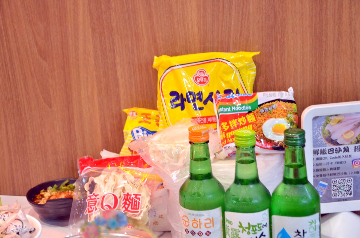 新莊平價火鍋推薦|韓哥哥石頭火鍋,平日午餐9起,超過50種食材吃到飽。新北石頭火鍋推薦 - 第32張圖
