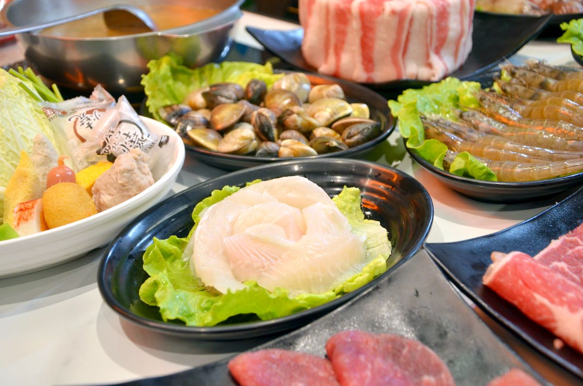 新莊平價火鍋推薦|韓哥哥石頭火鍋,平日午餐9起,超過50種食材吃到飽。新北石頭火鍋推薦 - 第47張圖