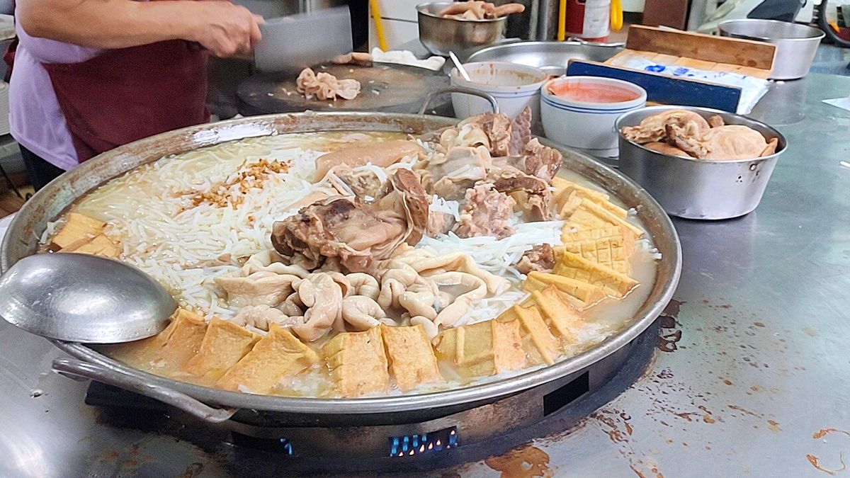 勇伯米粉湯|新店50年以上老店米粉湯搭黑白切的庶民美味 - 第5張圖