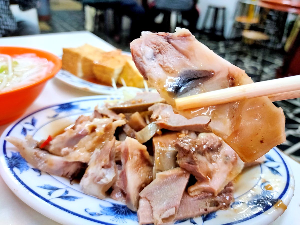 勇伯米粉湯|新店50年以上老店米粉湯搭黑白切的庶民美味 - 第13張圖
