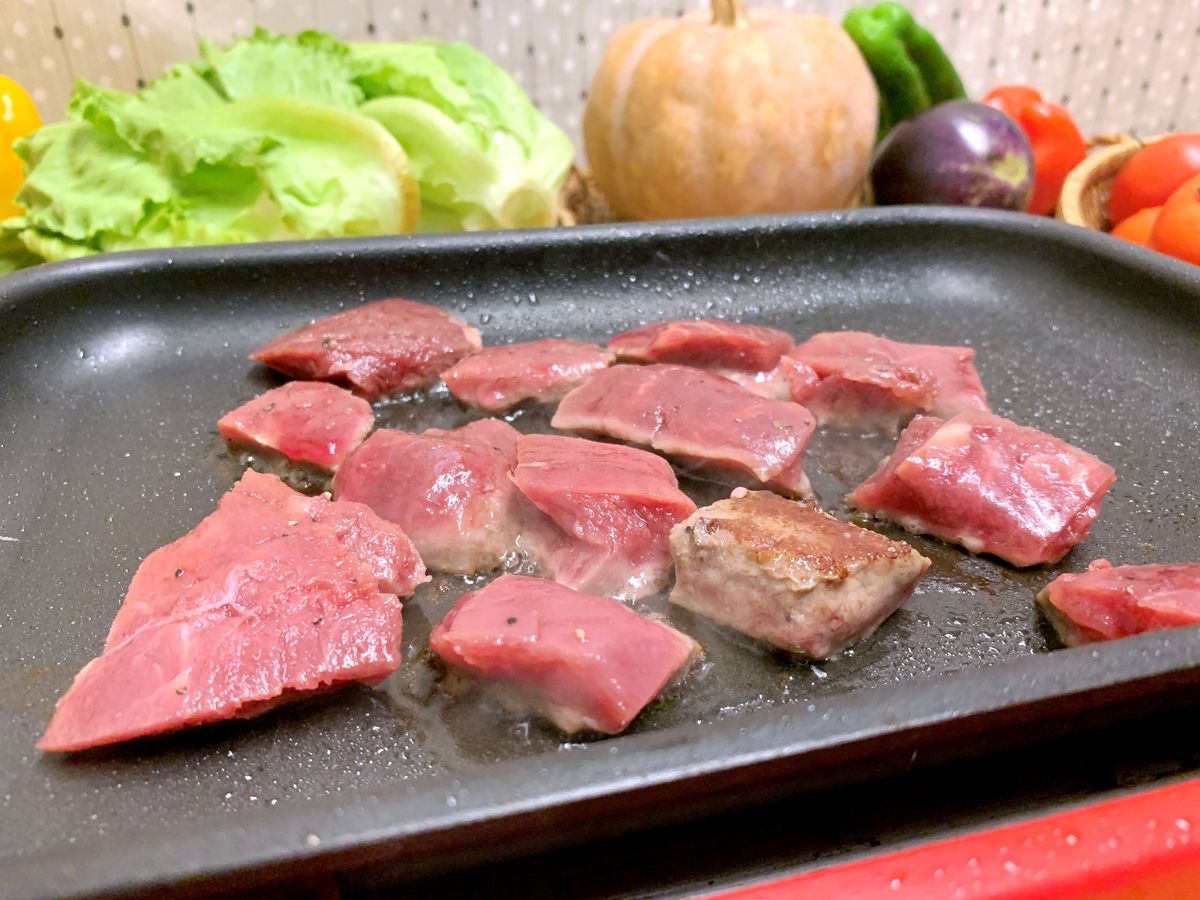 【中秋好評烤肉組分享】零備料、免醃製!小宅市集x成功牛排聯名「7件烤肉組」開箱實測 - 第21張圖