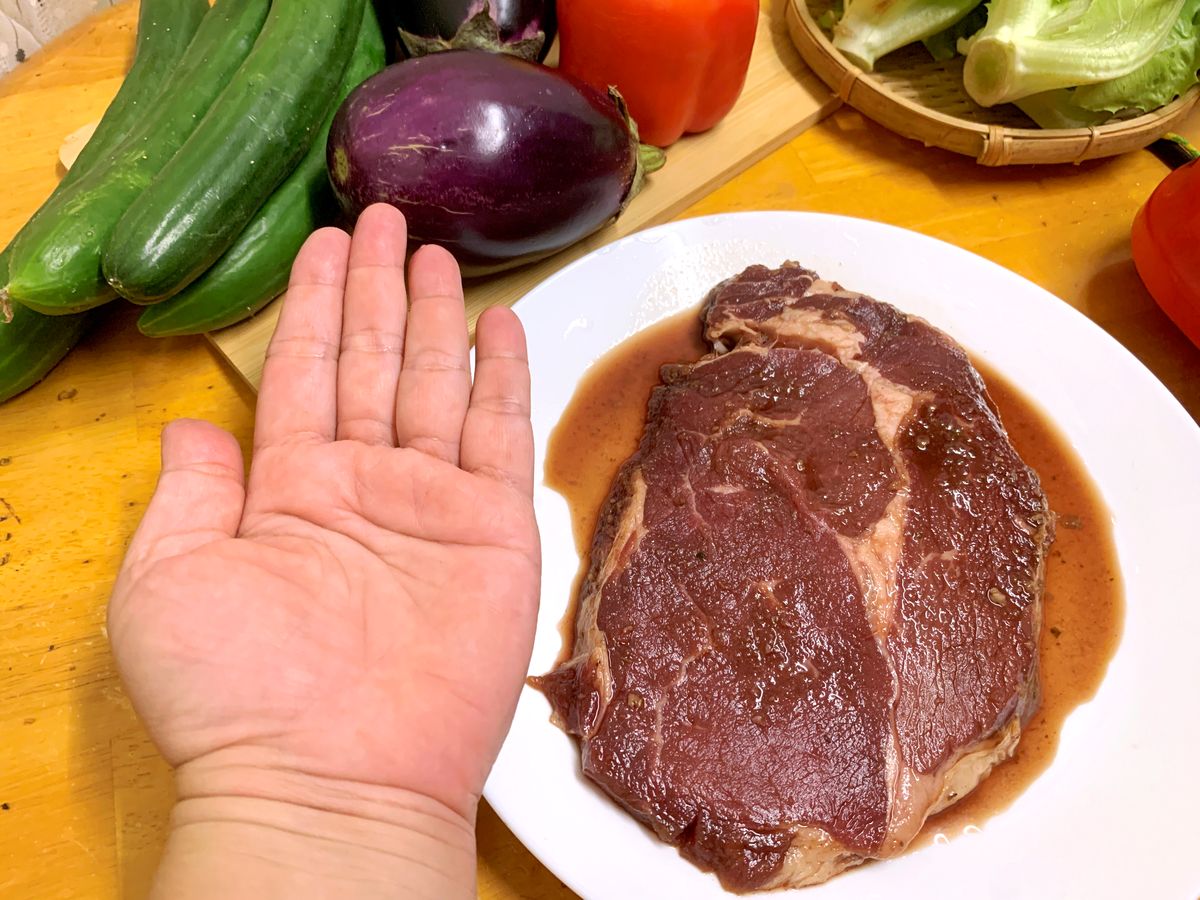 【中秋好評烤肉組分享】零備料、免醃製!小宅市集x成功牛排聯名「7件烤肉組」開箱實測 - 第27張圖