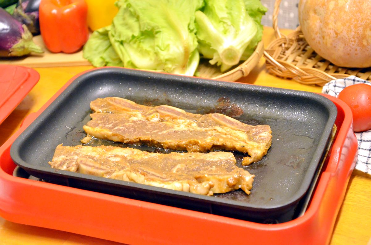 【中秋好評烤肉組分享】零備料、免醃製!小宅市集x成功牛排聯名「7件烤肉組」開箱實測 - 第7張圖