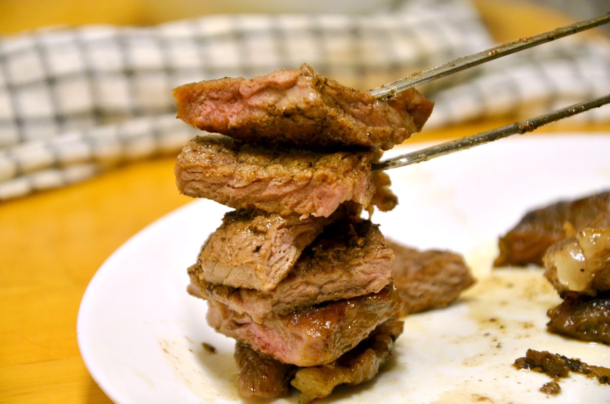 【中秋好評烤肉組分享】零備料、免醃製!小宅市集x成功牛排聯名「7件烤肉組」開箱實測 - 第28張圖