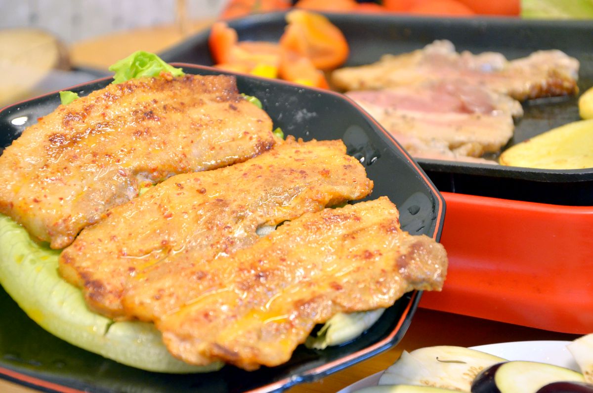 【中秋好評烤肉組分享】零備料、免醃製!小宅市集x成功牛排聯名「7件烤肉組」開箱實測 - 第15張圖