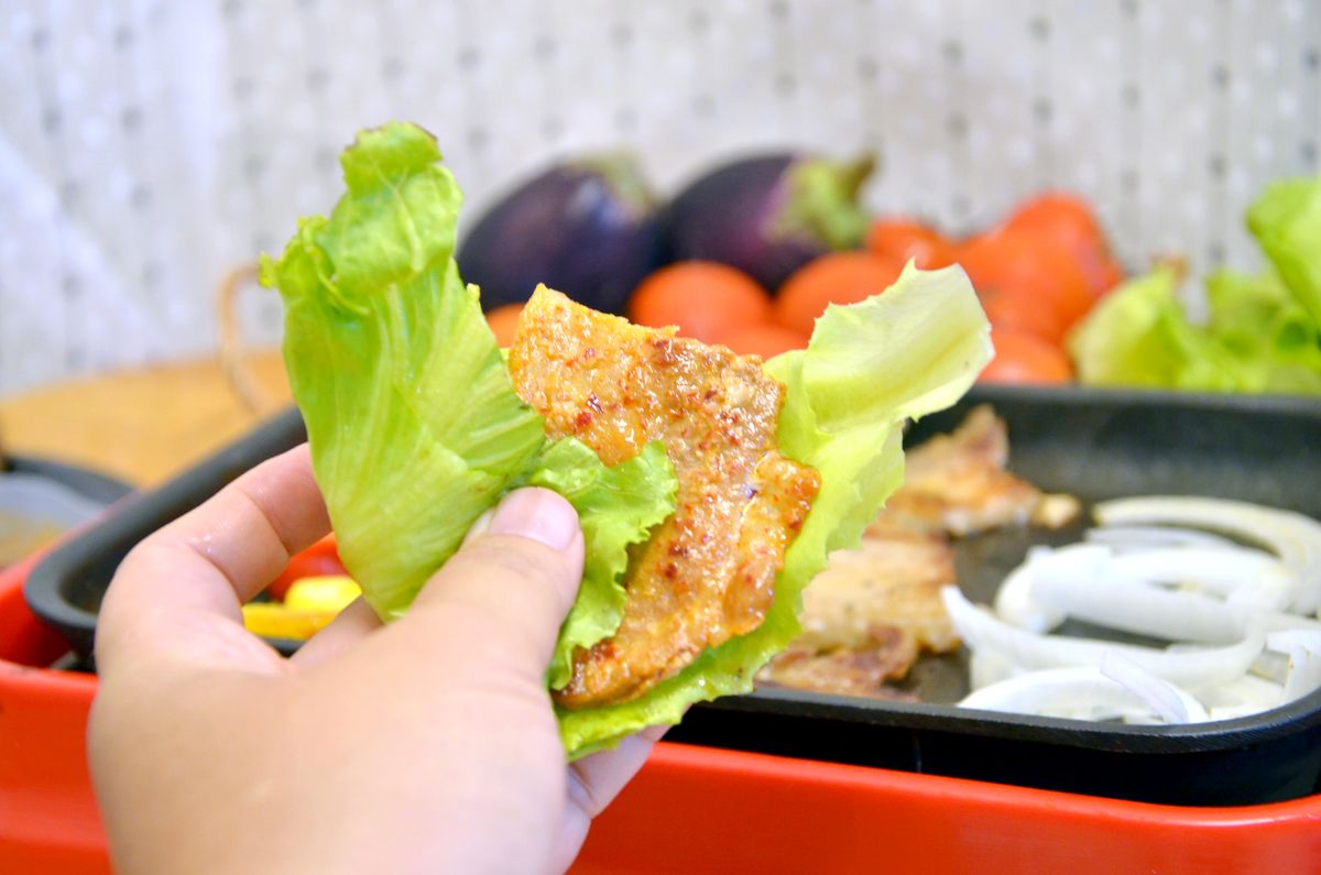 【中秋好評烤肉組分享】零備料、免醃製!小宅市集x成功牛排聯名「7件烤肉組」開箱實測 - 第12張圖