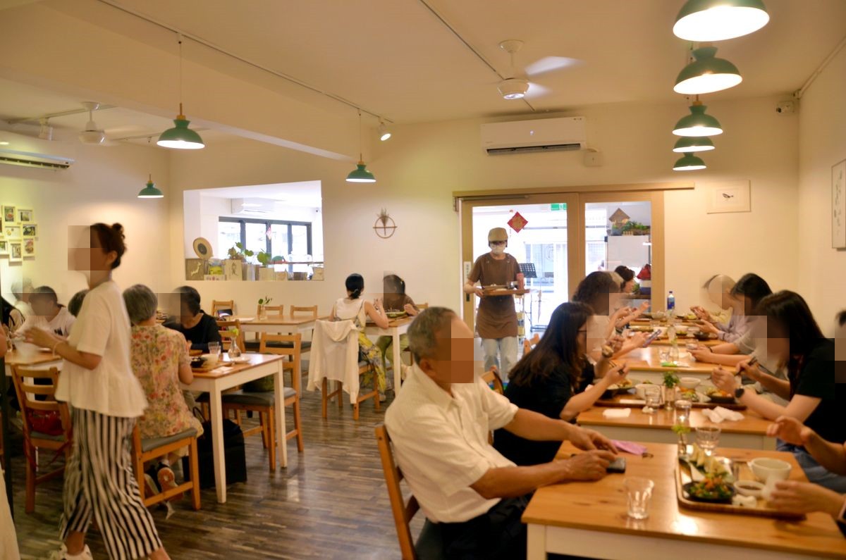 新店大坪林蔬食推薦|原粹蔬食作,飯糰漢堡甜點一次滿足的全素餐廳 - 第3張圖