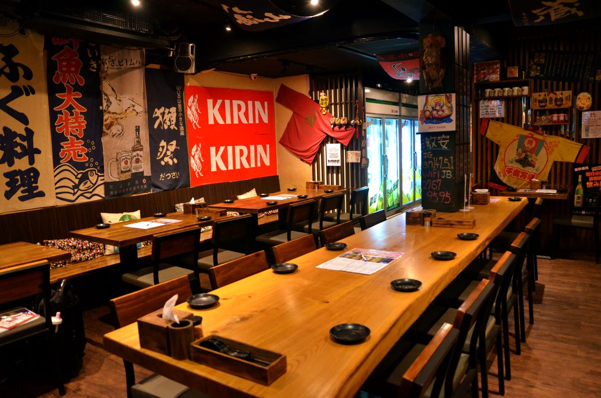 市府站串燒居酒屋。激安の食事酒場,多款串燒口感豐富不膩口,598元啤酒清酒喝到飽超划算,下班聚餐好選擇 - 第2張圖