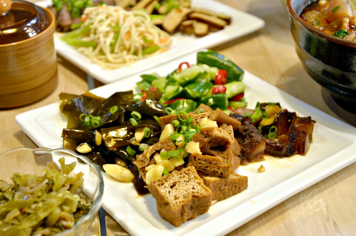 中山區餐酒館推薦 MJ餐酒館(MJ私廚) 餐酒館也能吃到美味牛肉麵?! 秘傳老兵牛肉麵、慢燉老母雞湯麵與滷味質感聚餐新選擇 - 第18張圖