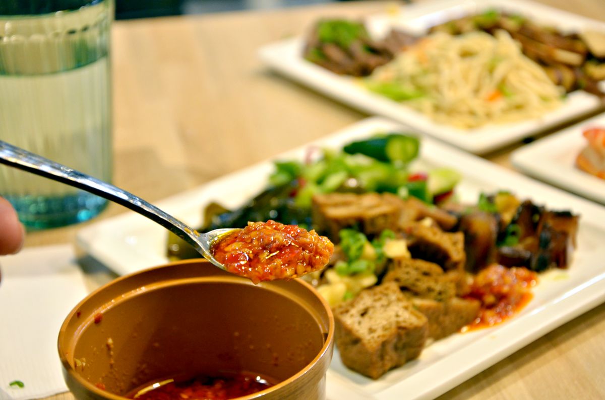 中山區餐酒館推薦 MJ餐酒館(MJ私廚) 餐酒館也能吃到美味牛肉麵?! 秘傳老兵牛肉麵、慢燉老母雞湯麵與滷味質感聚餐新選擇 - 第23張圖