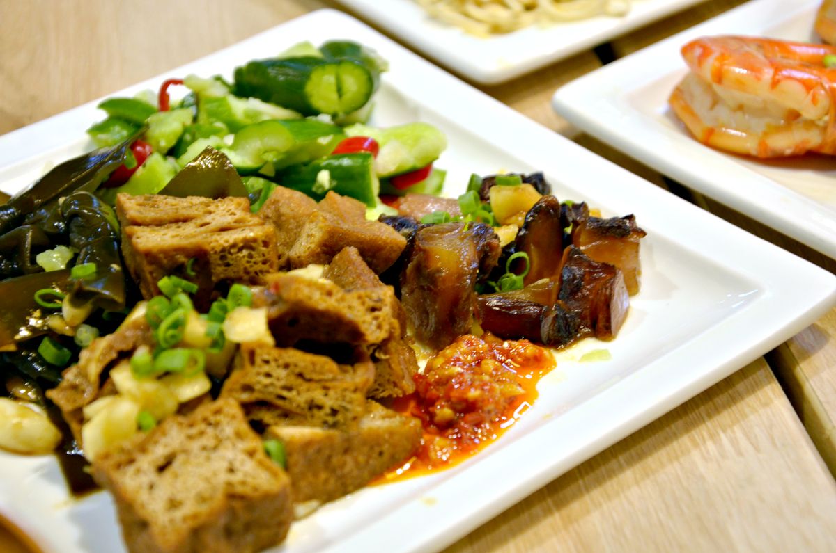 中山區餐酒館推薦 MJ餐酒館(MJ私廚) 餐酒館也能吃到美味牛肉麵?! 秘傳老兵牛肉麵、慢燉老母雞湯麵與滷味質感聚餐新選擇 - 第24張圖