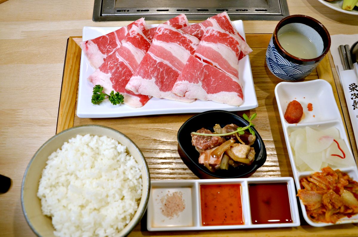 新北板橋燒肉推薦 栄次郎個人燒烤，一個人想吃燒肉就來這裡 i人友善