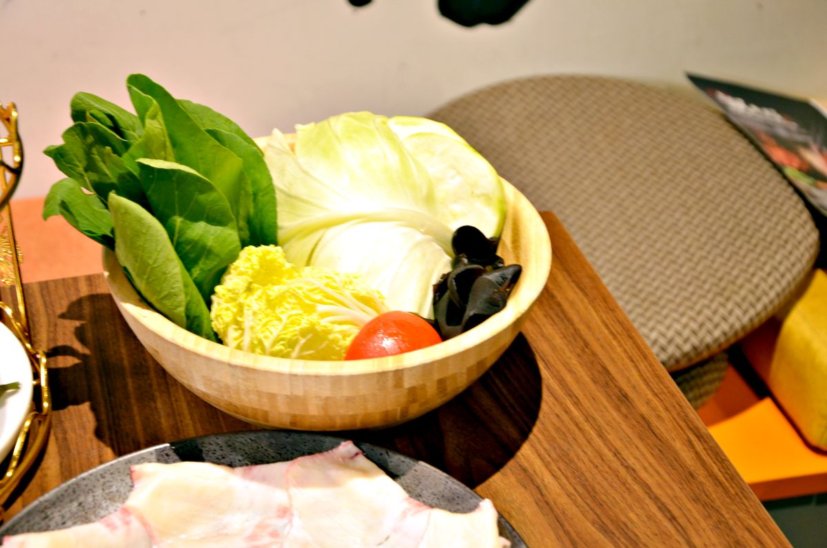 松山區美食 潮牛殿溫體牛創意鍋物 雲月見牛飯超銷魂 厚白牛骨湯頭溫潤 手沖溫體牛嫩度滿分 - 第18張圖 松山區美食 潮牛殿溫體牛創意鍋物 雲月見牛飯超銷魂 厚白牛骨湯頭溫潤 手沖溫體牛嫩度滿分