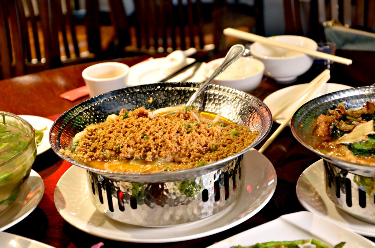 台北松山區中式餐廳 東青 經典雞湯傳承 獨家麵疙瘩與椒麻肋排推薦