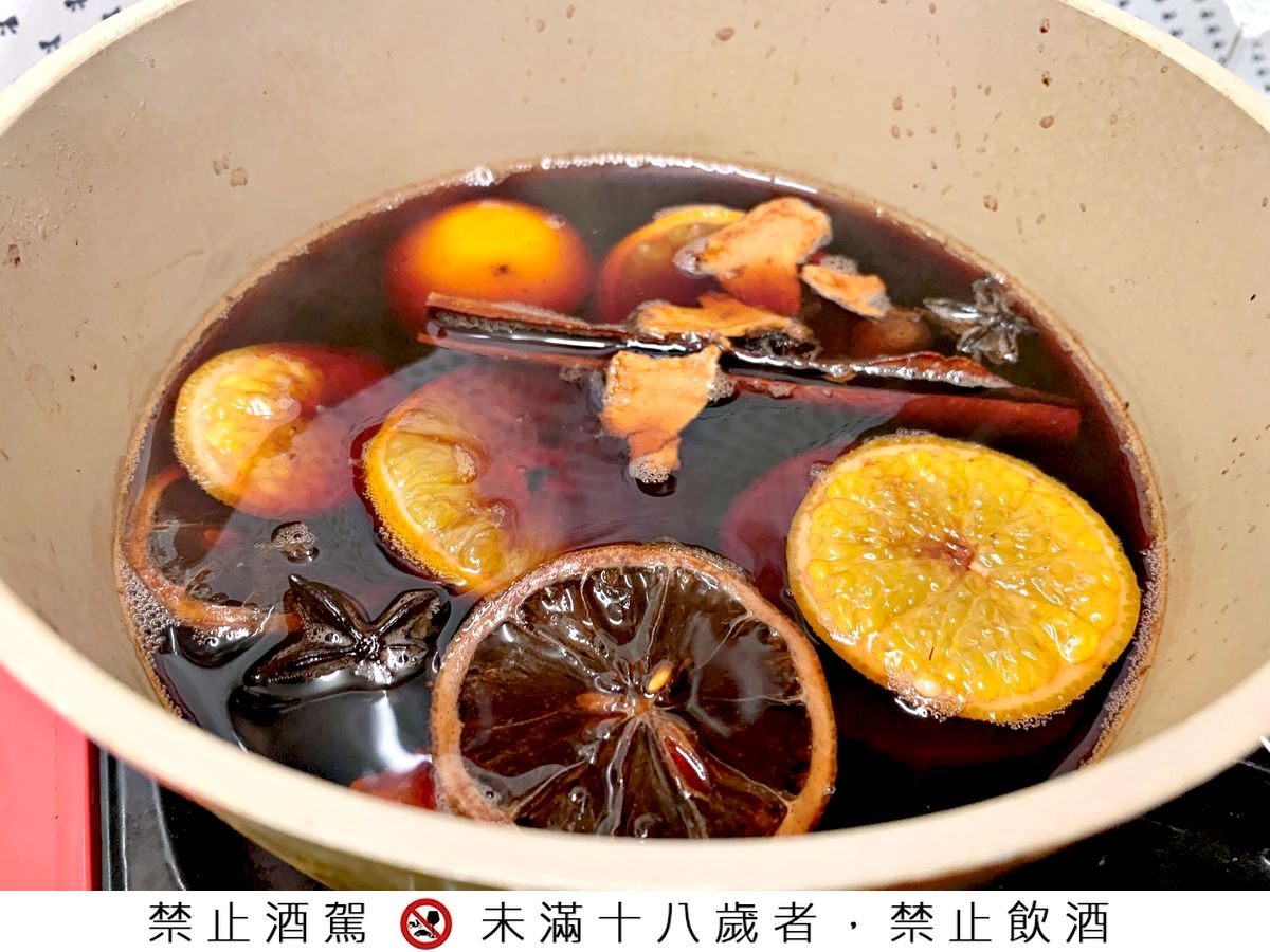 冬日微醺儀式感 Macro 熱紅酒香料組 在家就能煮出暖心滋味，還有西班牙百年香料航家的煙燻炸雞料理提案