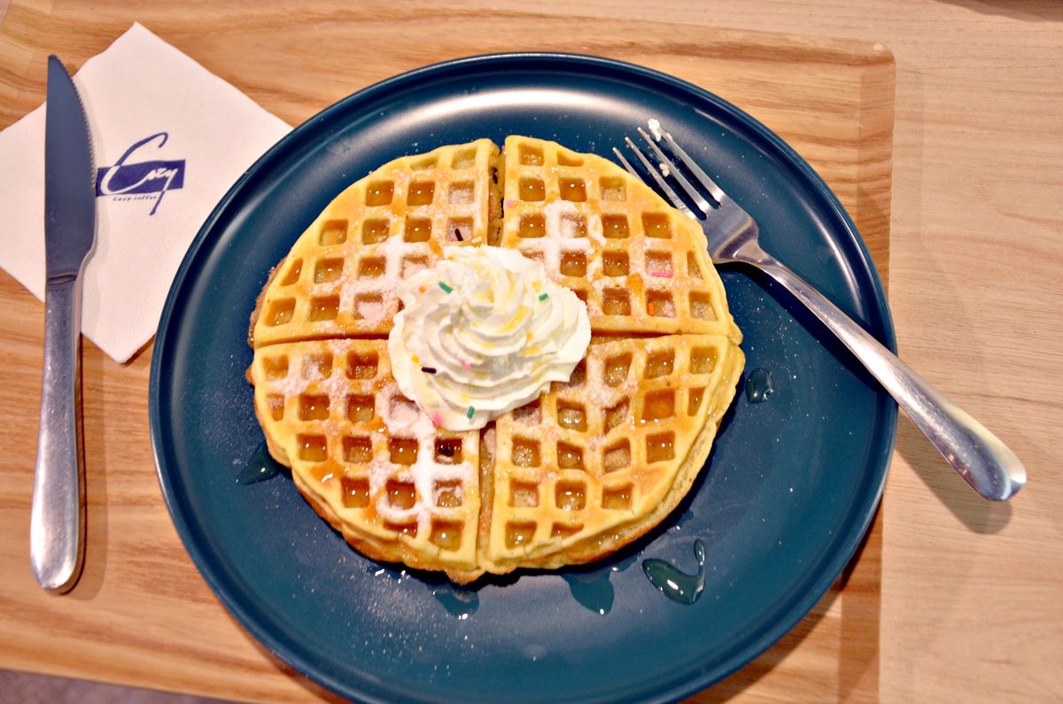 三重筆電友善咖啡廳 Cozy coffee可集咖啡 必吃早餐限定金沙豬肉排巧巴達 有WiFi插座與舒適沙發位