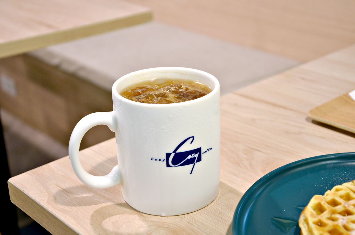 三重筆電友善咖啡廳 Cozy coffee可集咖啡 必吃早餐限定金沙豬肉排巧巴達 有WiFi插座與舒適沙發位