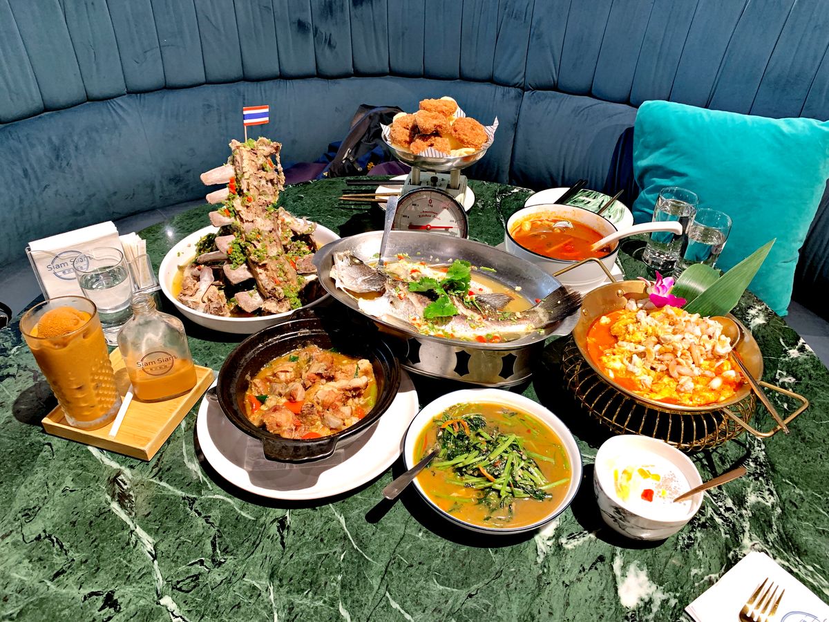 Siam Siam 泰式料理土城店開箱 份量大的火山排骨,讓人想多吃碗飯的道地泰味 挑高包廂適合聚餐 - 第1張圖 Siam Siam 泰式料理土城店開箱 份量大的火山排骨,讓人想多吃碗飯的道地泰味 挑高包廂適合聚餐