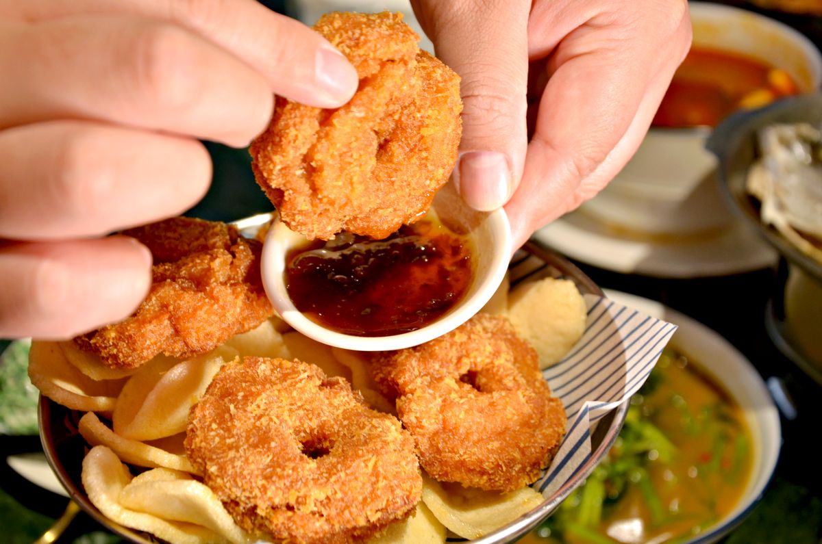 Siam Siam 泰式料理土城店開箱 份量大的火山排骨,讓人想多吃碗飯的道地泰味 挑高包廂適合聚餐 - 第18張圖 Siam Siam 泰式料理土城店開箱 份量大的火山排骨,讓人想多吃碗飯的道地泰味 挑高包廂適合聚餐