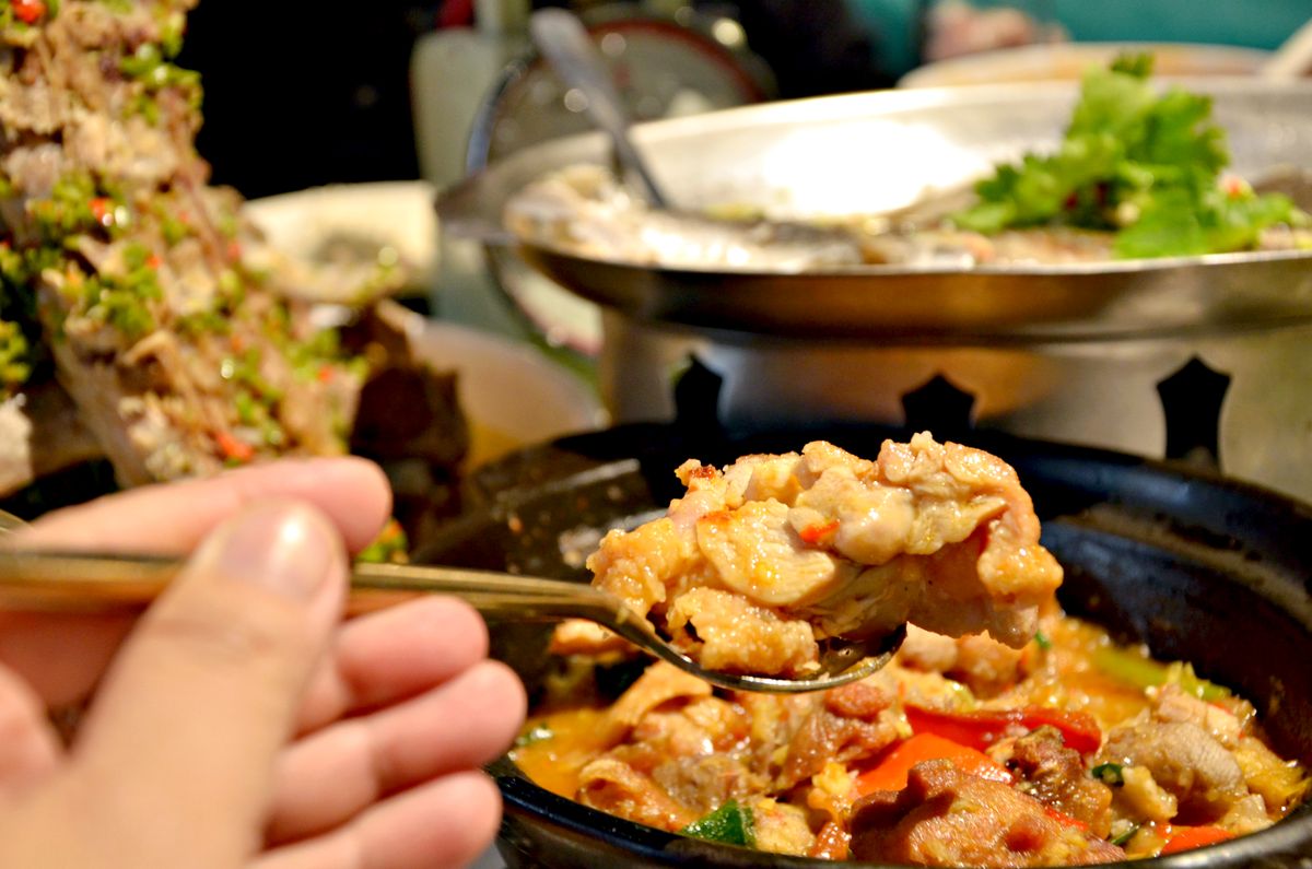 Siam Siam 泰式料理土城店開箱 份量大的火山排骨,讓人想多吃碗飯的道地泰味 挑高包廂適合聚餐 - 第15張圖 Siam Siam 泰式料理土城店開箱 份量大的火山排骨,讓人想多吃碗飯的道地泰味 挑高包廂適合聚餐