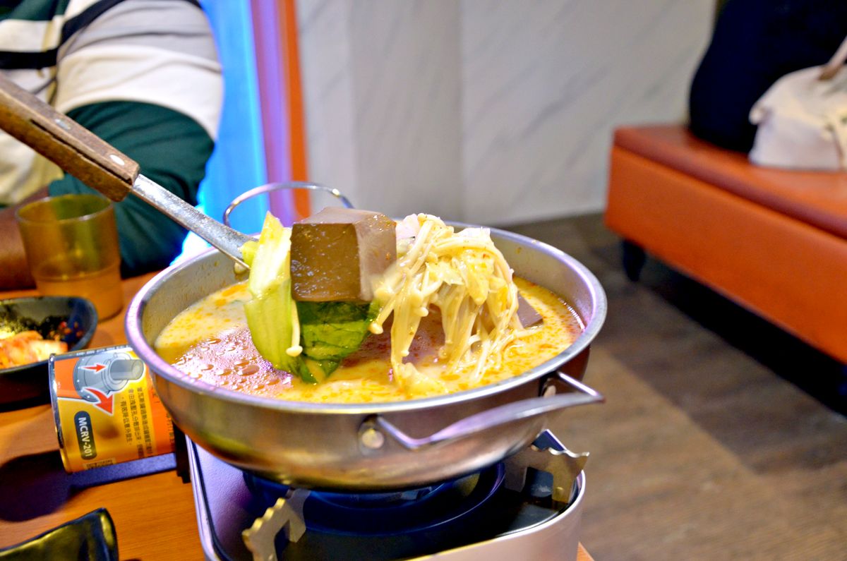 我!就厲害燒肉西門珍饌店 台北火烤兩吃百樣食材、哈根達斯、啤酒無限享用！冬日限定火鍋登場，銅板價加碼夢幻食材吃到飽！