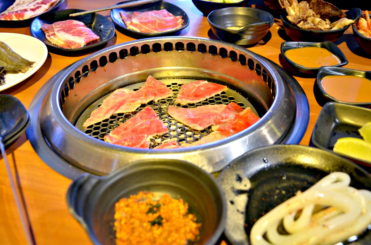 我!就厲害燒肉西門珍饌店 台北火烤兩吃百樣食材、哈根達斯、啤酒無限享用！冬日限定火鍋登場，銅板價加碼夢幻食材吃到飽！