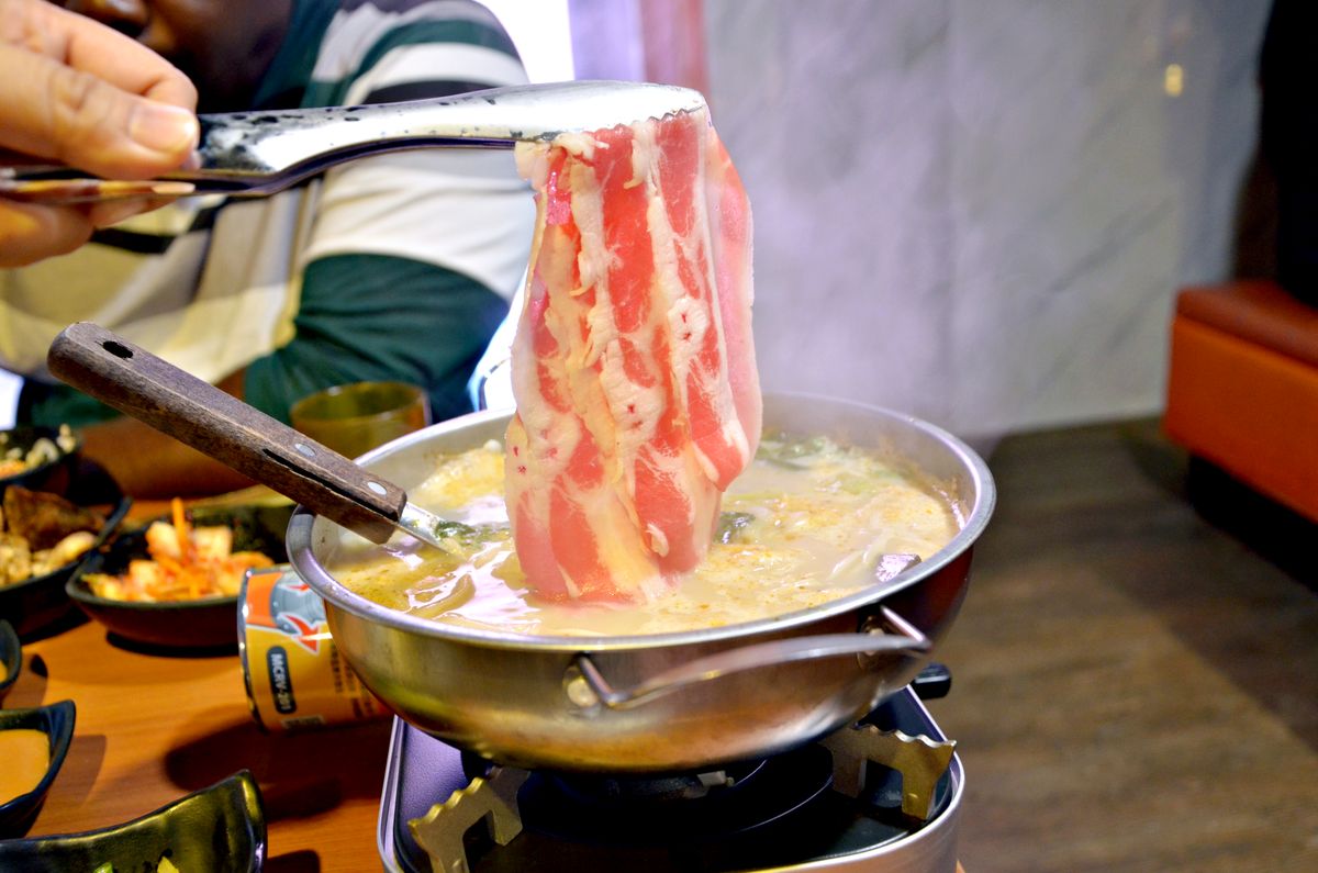 我!就厲害燒肉西門珍饌店 台北火烤兩吃百樣食材、哈根達斯、啤酒無限享用！冬日限定火鍋登場，銅板價加碼夢幻食材吃到飽！