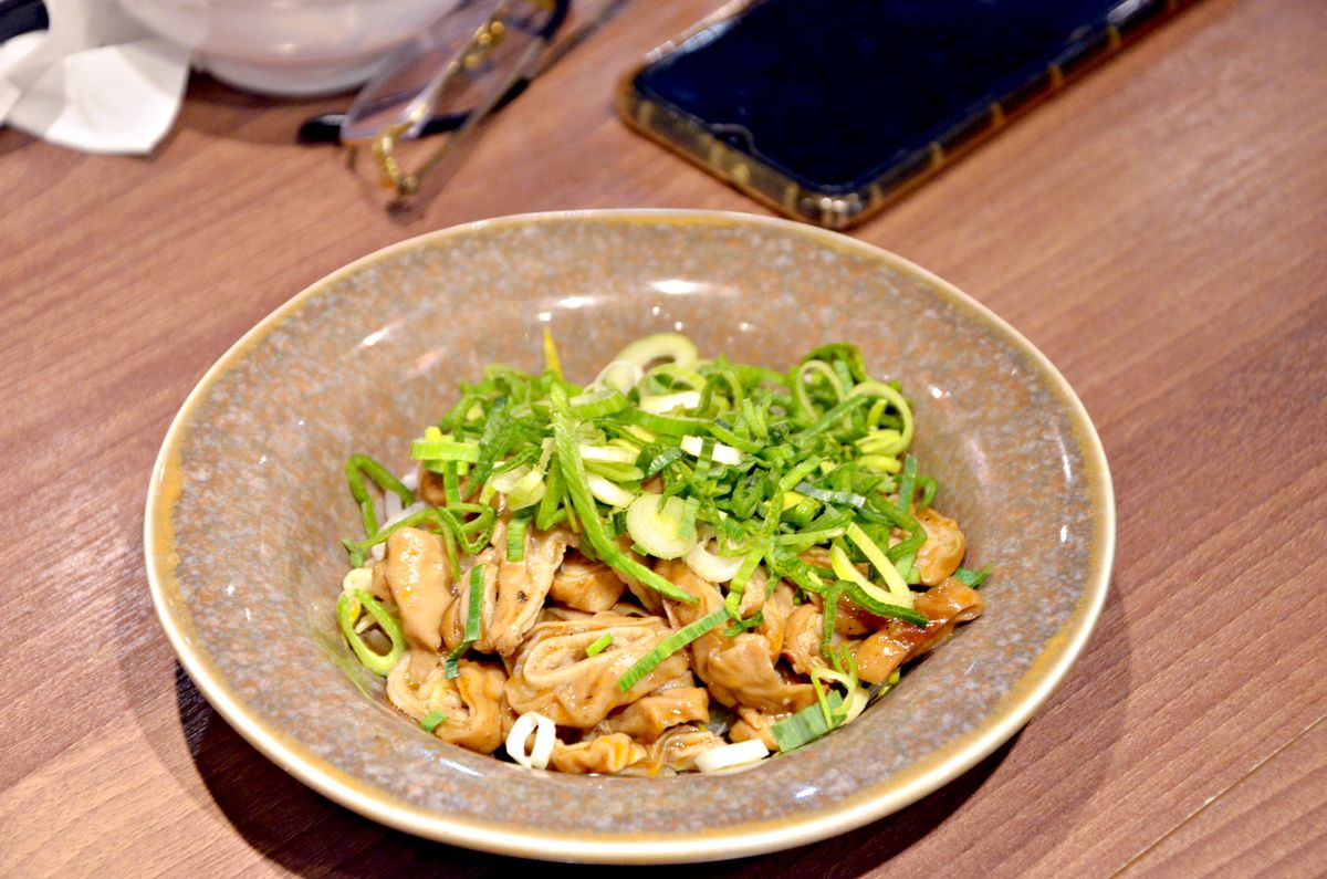 麻膳堂新店裕隆城店 15年質感台味 推薦必點麻辣牛肉麵與滷到噴汁的腸旺臭豆腐 新店裕隆城美食 - 第20張圖 麻膳堂新店裕隆城店 15年質感台味 推薦必點麻辣牛肉麵與滷到噴汁的腸旺臭豆腐 新店裕隆城美食