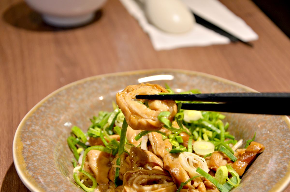 麻膳堂新店裕隆城店 15年質感台味 推薦必點麻辣牛肉麵與滷到噴汁的腸旺臭豆腐 新店裕隆城美食 - 第21張圖 麻膳堂新店裕隆城店 15年質感台味 推薦必點麻辣牛肉麵與滷到噴汁的腸旺臭豆腐 新店裕隆城美食