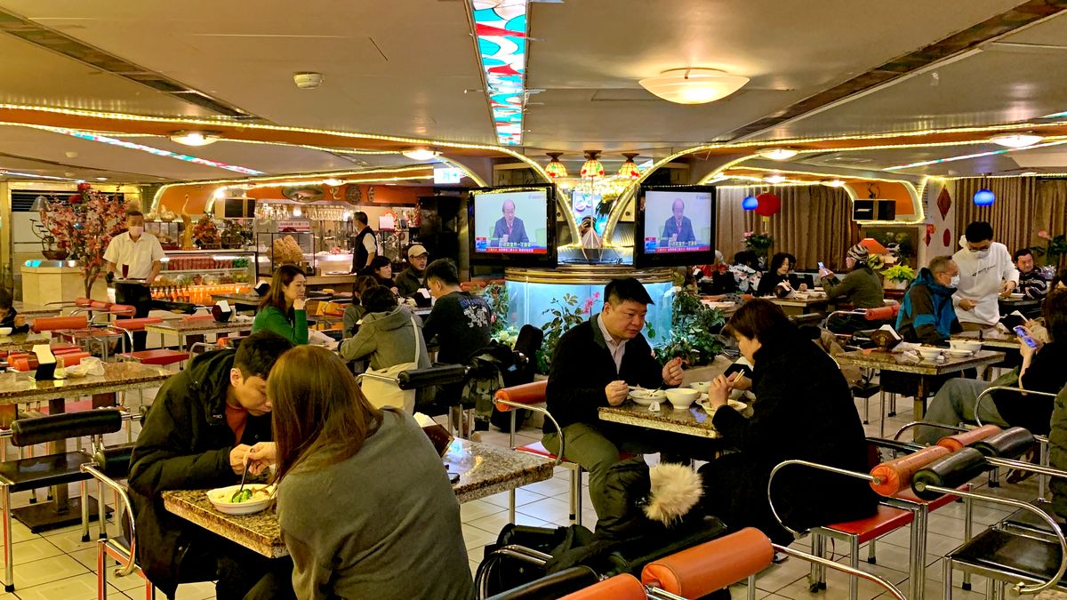 台北排骨飯推薦 東一排骨的懷舊食光 西門町跨越半世紀的老派浪漫