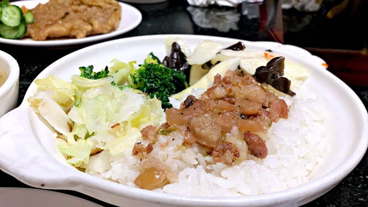 台北排骨飯推薦 東一排骨的懷舊食光 西門町跨越半世紀的老派浪漫